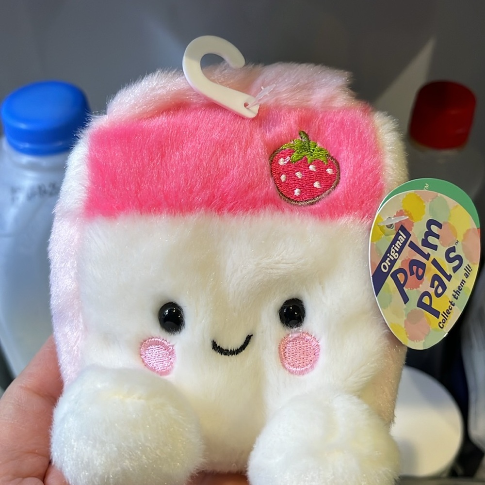 🍓🥛 Palm Pals “Fresa” the Strawberry Milk HTF 4” approx NWT